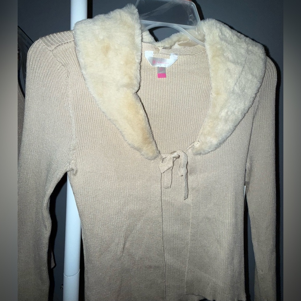 Faux fur collar sweater